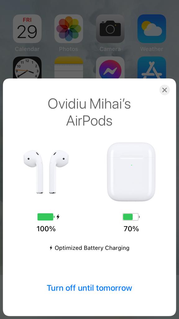 Apple  aipods with wireless  charging case  MRXJ2AM
